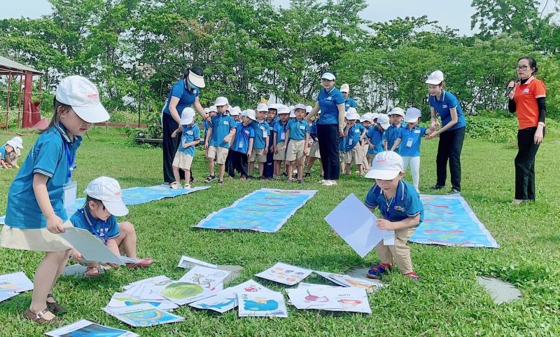 Teach your children to be independent even when they are young. Photo: Tran Lam