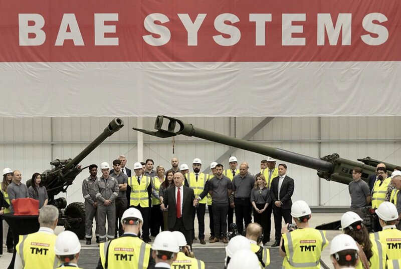 British Defense Minister John Healey speaks at the inauguration ceremony of BAE systems' factory in Sheffield. Photo: UK Ministry of National Defense