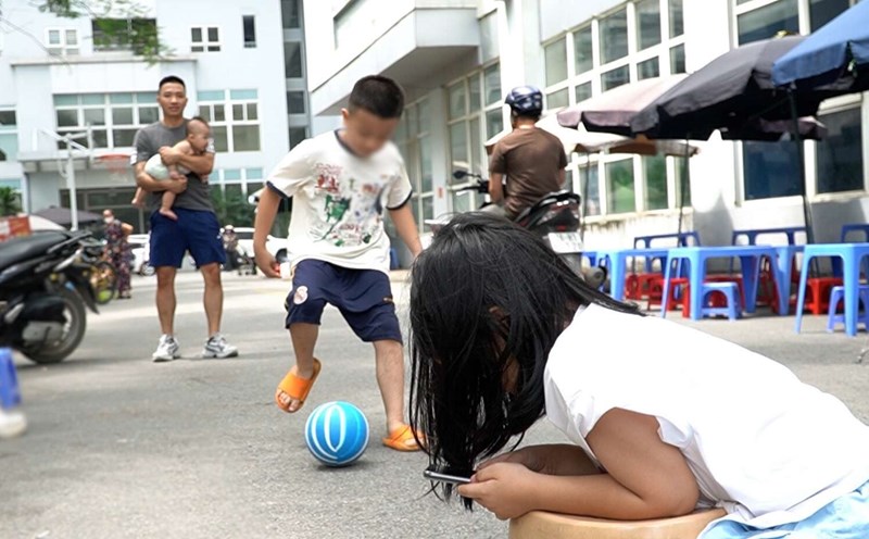 "On-screen" summer vacation with the fear of children falling into technology scams