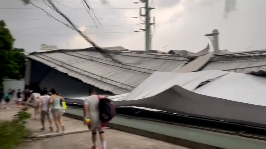 The scene of the pickleball court at 40 Pham Hung Street collapsing on the afternoon of June 15. Photo: Tu Tai