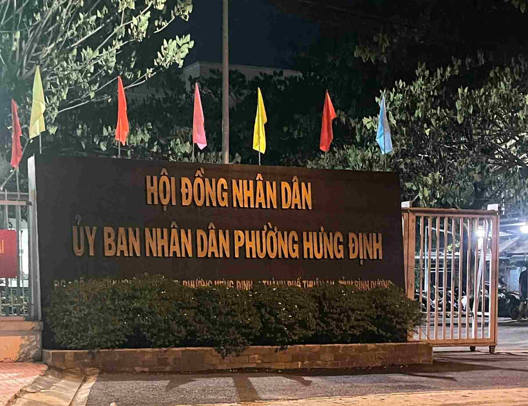Bang hieu phuong Hung Dinh toi ngay 15.6. Dia diem nay trong thoi gian toi se la tru so phuong Thuan Giao moi. Anh: Dinh Trong