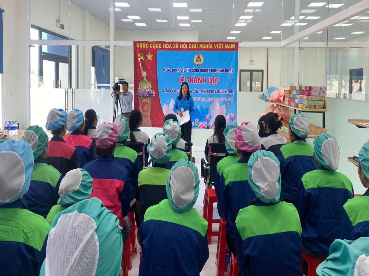 El anuncio del establecimiento de la rama de la rama de Innoflow Nt Co., Ltd. en Ninh Thuan. Foto: Xuan Hanh