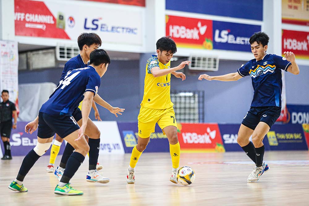 Sai Gon Titans cung tao nhieu co hoi dang chu y truoc Thai Son Nam TPHCM. Anh: VFF