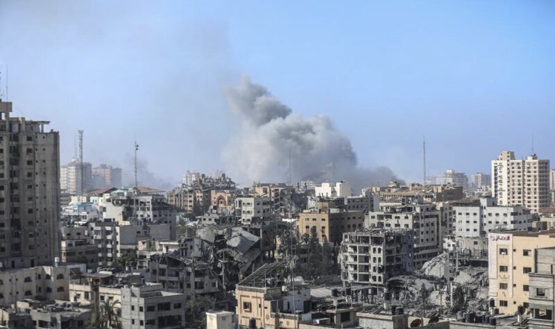 El humo se eleva despues de un ataque israeli contra Gaza. Foto: Xinhua