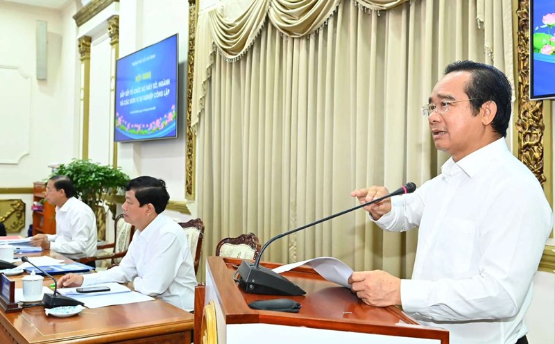 Chairman of Ho Chi Minh City People's Committee Nguyen Van Duoc spoke at the conference. Photo: Viet Dung