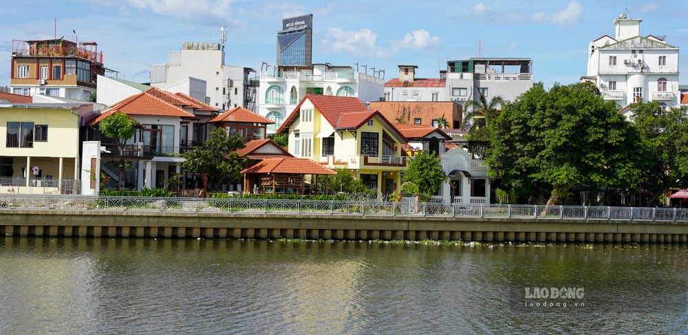 Duong di bo nay keo dai tu Dap Da den cau Van Duong, voi chieu dai trong thiet ke la 1,6km, rong 6m, tong gia tri dau tu 267 ti dong.