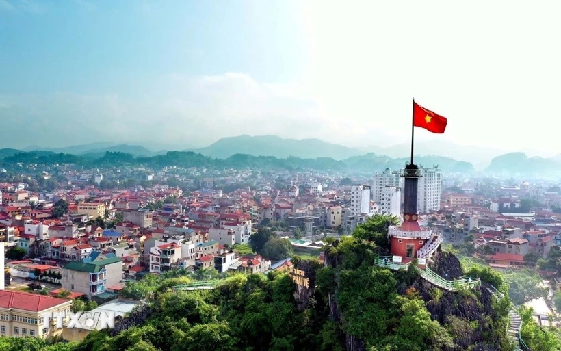 Lang Son City mira desde la bandera de la montaña Phai Ve. Foto: Anh Tuan/TTXVN