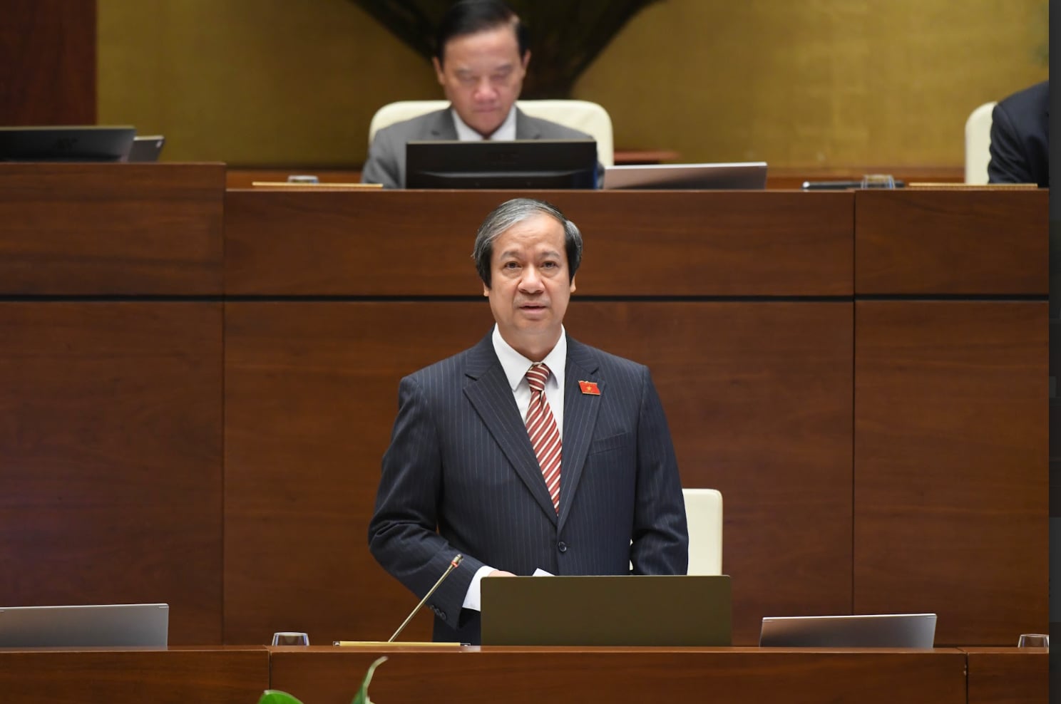 Bo truong Bo GDDT Nguyen Kim Son phat bieu giai trinh cac y kien cua dai bieu ve chinh sach ho tro hoc phi cho hoc sinh tu nam hoc 2025 - 2026. Anh: Pham Thang