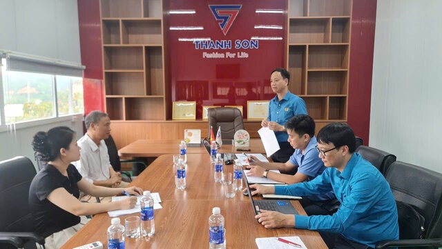 LĐLĐ tỉnh Hòa Bình giám sát chế độ chính sách tại Công ty Thành Sơn
