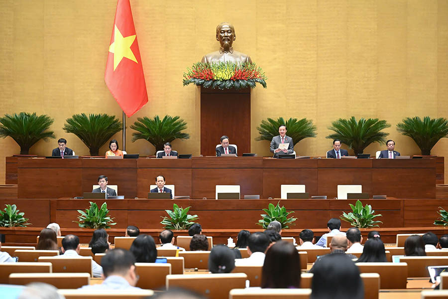 Luật Tổ chức Chính quyền địa phương (sửa đổi) đã được thông qua, trong đó có quy định mới về điều động, cách chức Chủ tịch, Phó Chủ tịch UBND các cấp. Ảnh: Quochoi