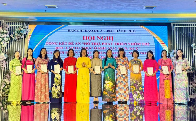 The President of the Hai Phong Women's Union acknowledged that he was a professional and individual with outstanding achievements. Photo: Tu Anh