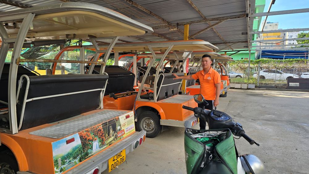 El Departamento de Construccion de Da Nang responde a la informacion del tranvia turistico. Foto: Hai Dinh