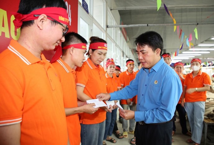 Los fondos sindicales son una gran motivacion para superar muchas etapas dificiles. Foto: Cong Sang