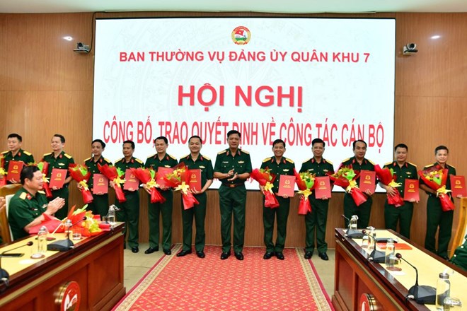 Điều động, bổ nhiệm 3 Thiếu tướng, 27 Đại tá thuộc Quân khu 7
