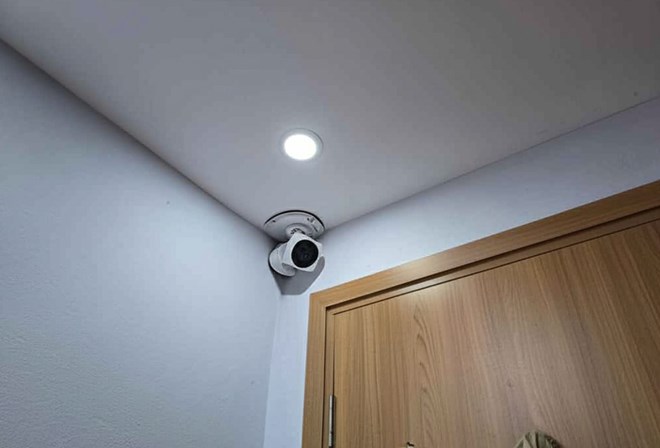 With poor security, indoor security cameras will easily be taken over. Photo: Tuan Dat