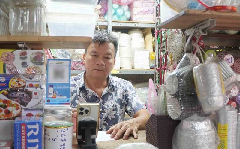 Traditional traders in Ho Chi Minh City hope to be supported when implementing electronic invoices. Photo: Ngoc Anh