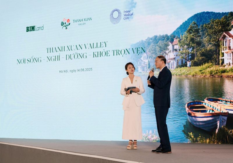 PGS.TS. Pham Nguyen Son – Giam doc, thanh vien Hoi dong chuyen mon dai dien trung tam PMC chia se ve loi ich cua thien nhien nguyen ban tai diem den Thanh Xuan Valley doi voi suc khoe con nguoi. Anh: BIM Land