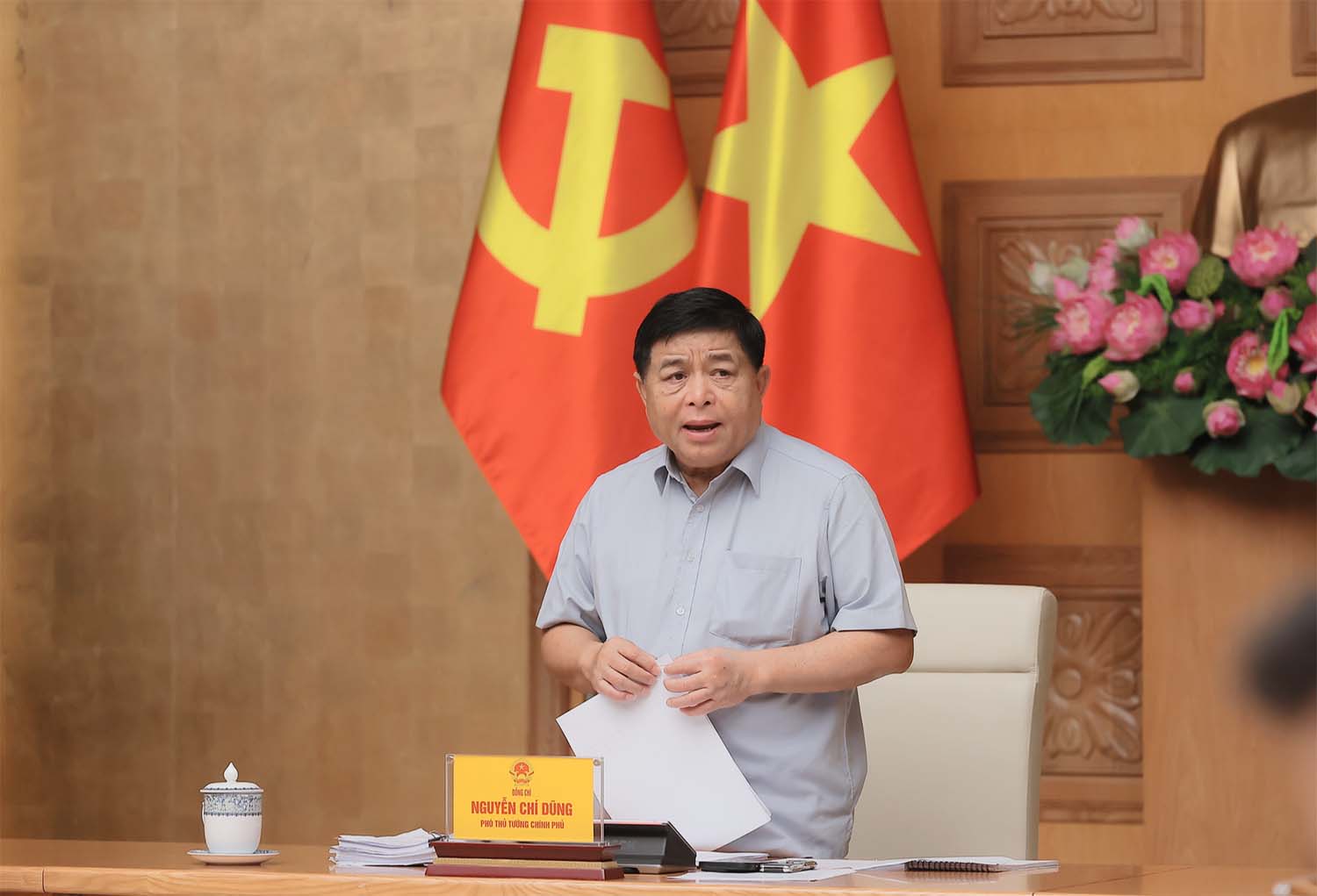 Deputy Prime Minister Nguyen Chi Dung said that state-owned enterprises need to take the lead in technology, contributing to the breakthrough in national competitiveness. Photo: VGP/Thu Sa