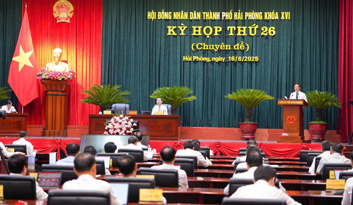 La reunion del Consejo Popular de la Ciudad tuvo lugar en la tarde del 16 de junio. Foto: Hai Phong E -Portal