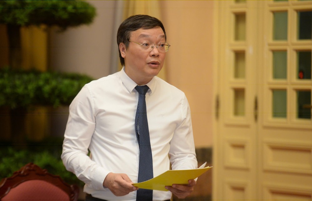 El viceministro de Asuntos Interiores, Truong Hai Long, hablo sobre la ley sobre la organizacion del gobierno local (enmendado). Foto: Tran Vuong