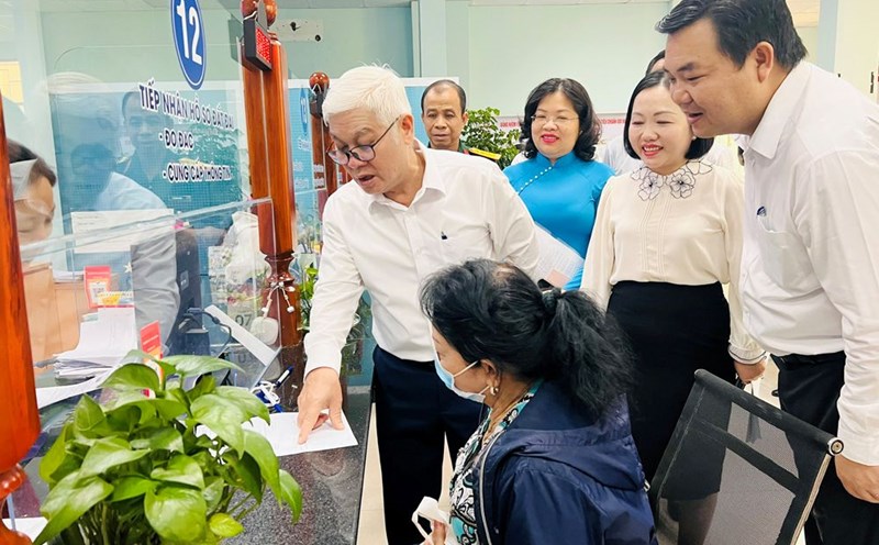 Provincial leaders surveyed the headquarters of the new Thu Dau Mot Ward People's Committee. Photo: Binh Duong Provincial Electronic Information Portal