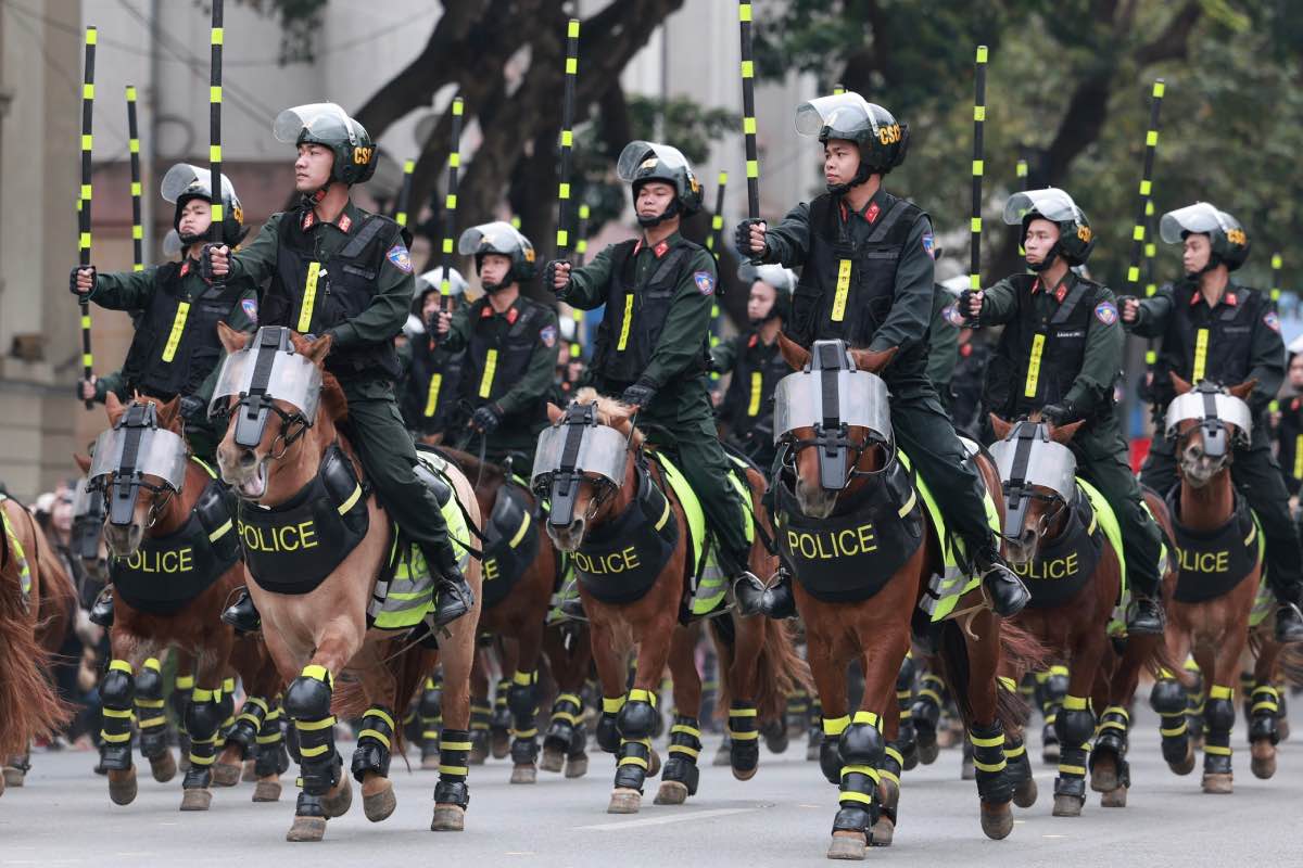 The Mobile Police Command (Ministry of Public Security) shows off the strength of the Cavalry force, March 2025 in Hanoi. Photo: Hai Nguyen