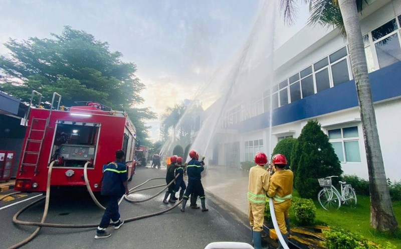 Fire prevention and rescue drill at a garment company in an industrial park in Binh Phuoc. Photo: New Apparel Far Eastern Company's Trade Union