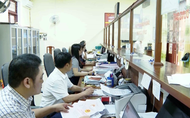 The atmosphere of the 2-level government experiment in Quang Binh.