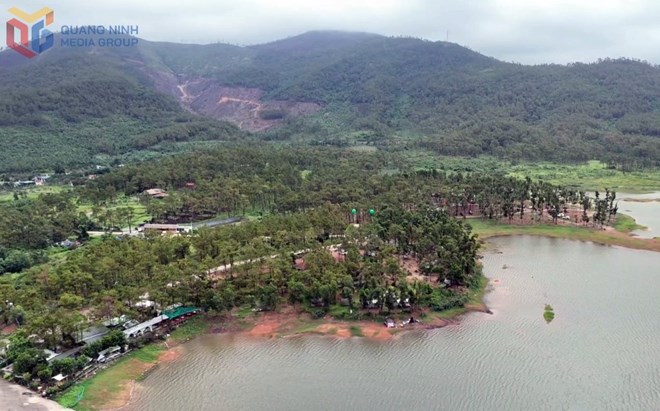 Khu vuc ho Yen Trung - noi trien khai xay dung san golf Uong Bi. Anh: Trung tam Truyen thong tinh Quang Ninh