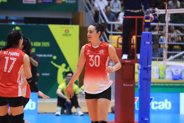 Andrea Mitrovic khi con thi dau cho Binh chung Thong tin - TCT Dong Bac. Anh: Nguyen Vu