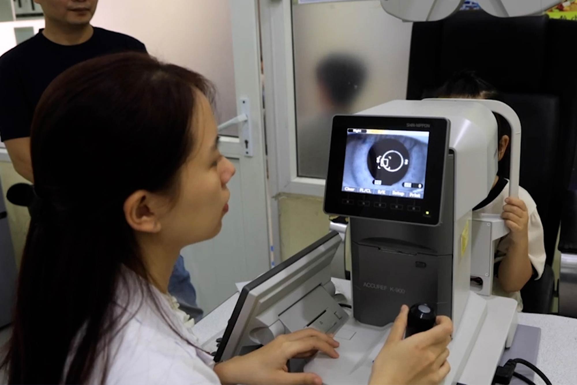 During the summer vacation, how to protect children's eyes so as not to affect their vision