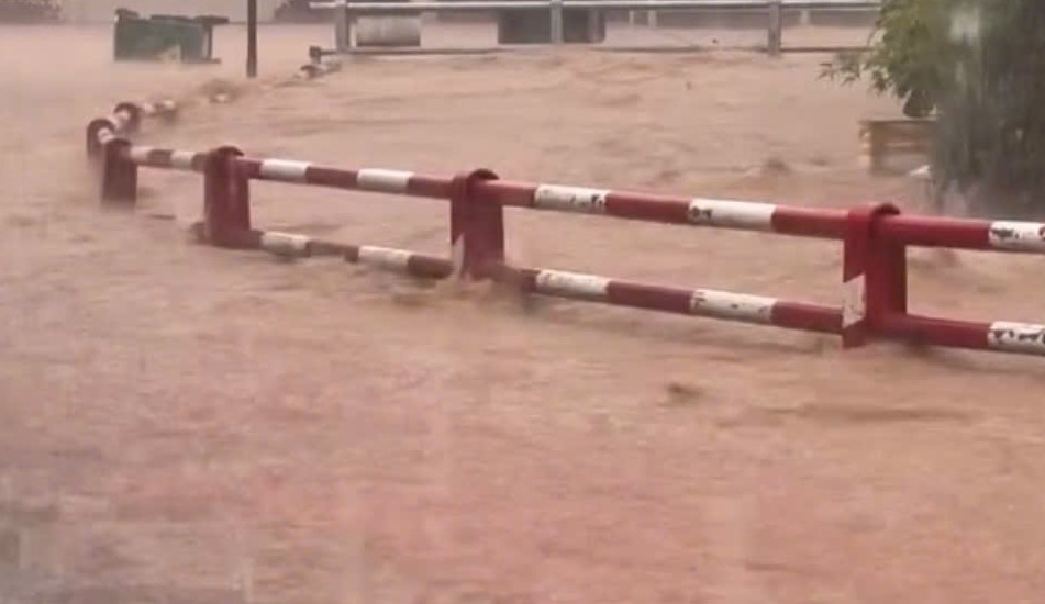 Investing in a flood prevention system contributes to reducing flooding during the rainy and stormy season. Photo: Thanh Quynh