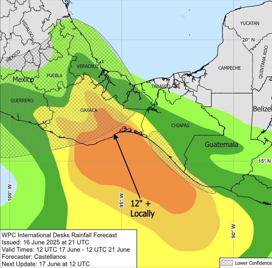 Du bao vung mua do anh huong cua bao Erick. Anh: NOAA