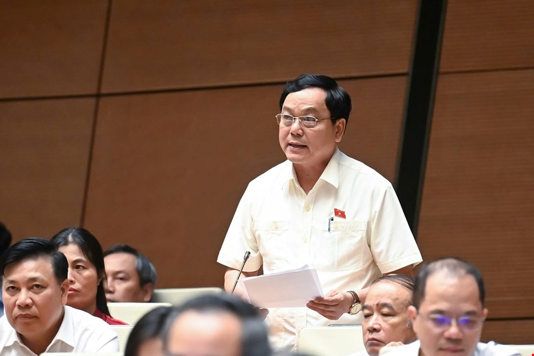 National Assembly delegate Hoang Duc Thang proposed early salary reform. Photo: Pham Dong