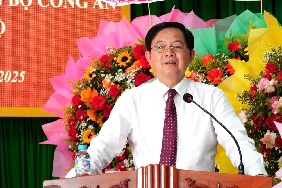 Bi thu Tinh uy Binh Dinh Ho Quoc Dung phat bieu. Anh: Cong an