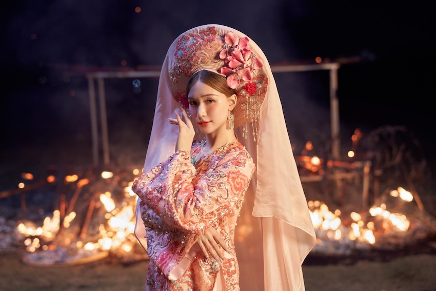 Hoa Minzy and a series of Vietnamese stars will participate in many meaningful activities of the " Steps of Returning" program series. Photo: Character provided