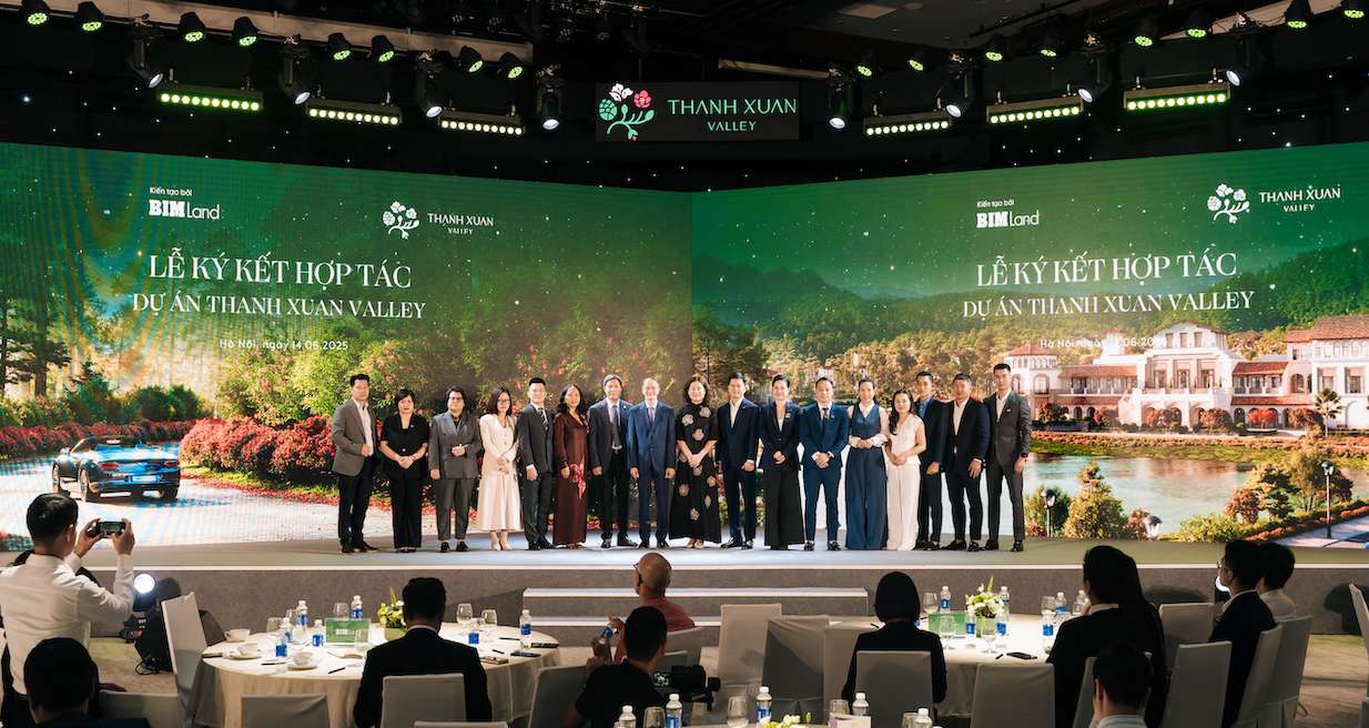 Lễ ký kết có sự tham dự của đại diện BIM Land cùng các đối tác phát triển dự án, và đặc biệt là đại diện từ 10 đơn vị phân phối chính thức. Ảnh: Bim Land