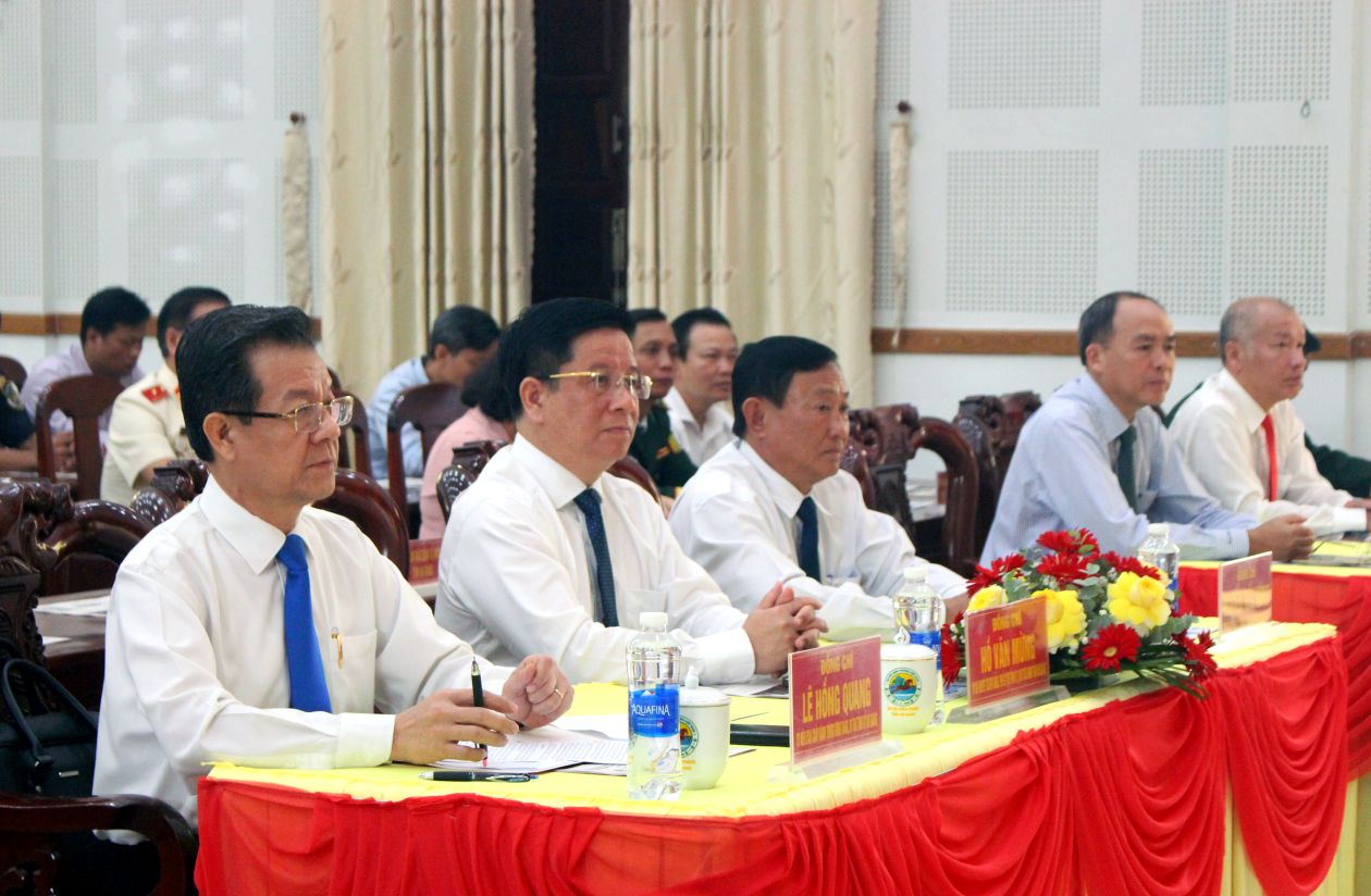 Dai dien lanh dao tinh An Giang tai buoi le. Anh: Luc Tung