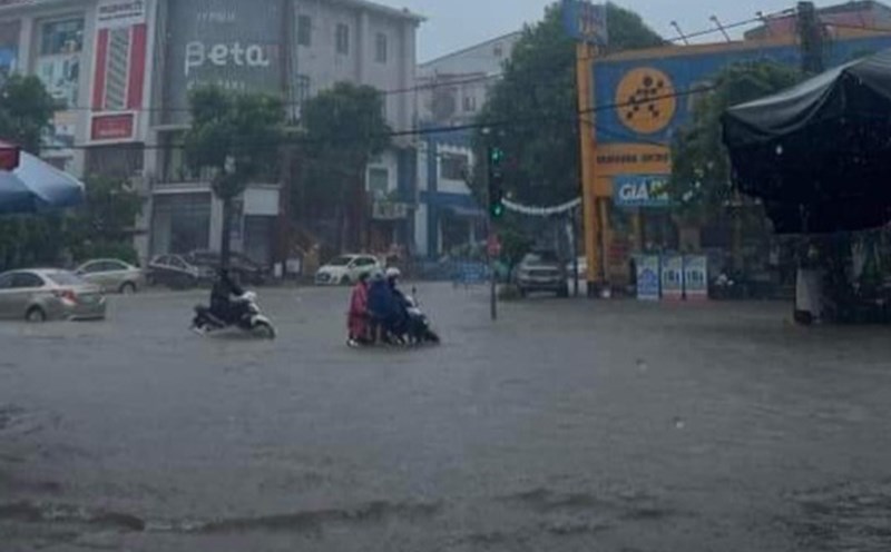 Many streets in Thai Nguyen are often flooded. Photo: Lam Thanh