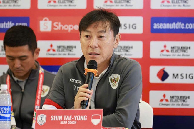 El entrenador Shin Tae-yong nego haber recibido una invitacion de China. Foto: Minh Dan