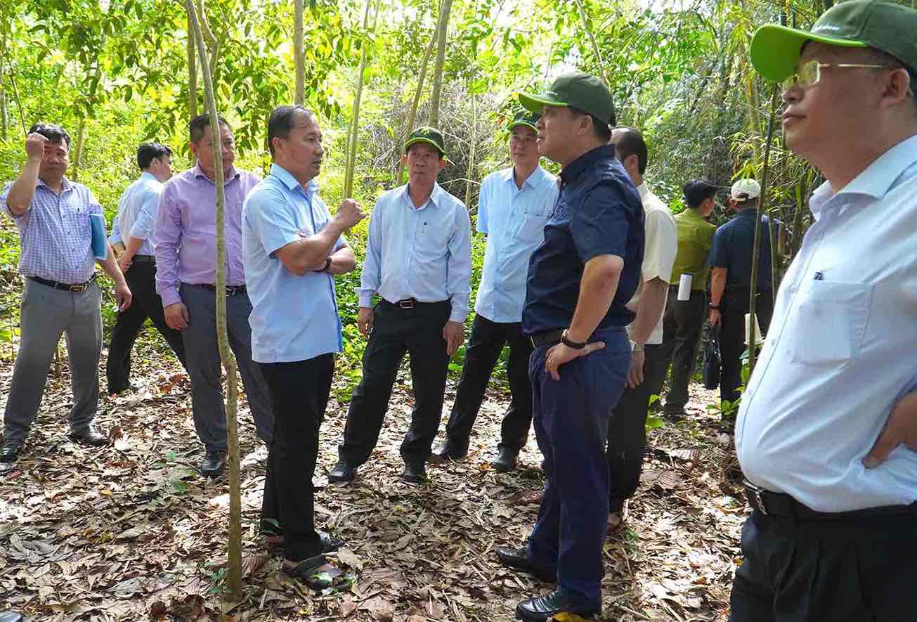 Tinh Dong Nai va tinh Binh Phuoc khao sat khu vuc xay dung cau Ma Da ngay 13.3. Anh tu lieu: HAC