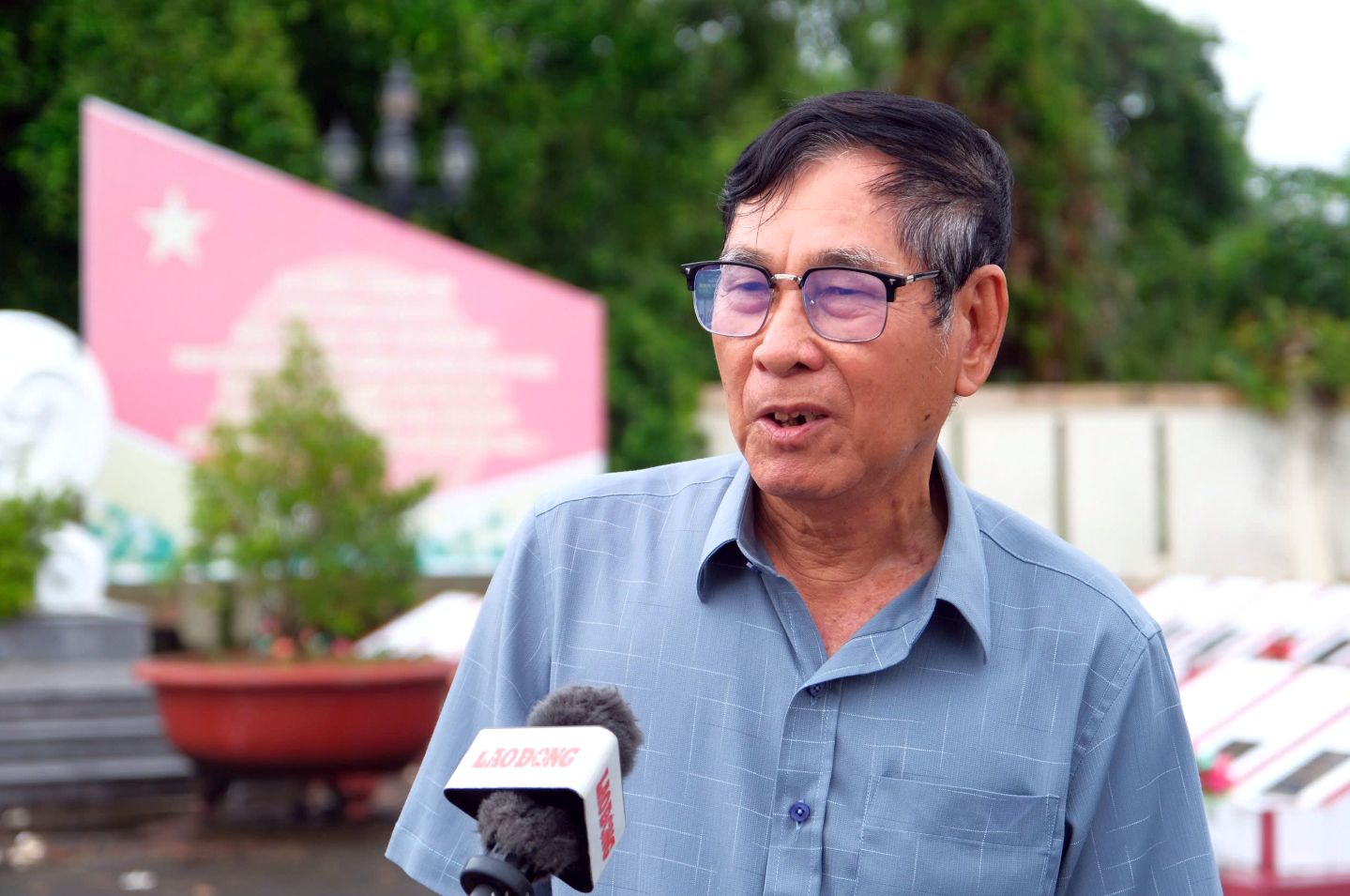 Nha bao Ngo Hoang Van. Anh: Phong Linh