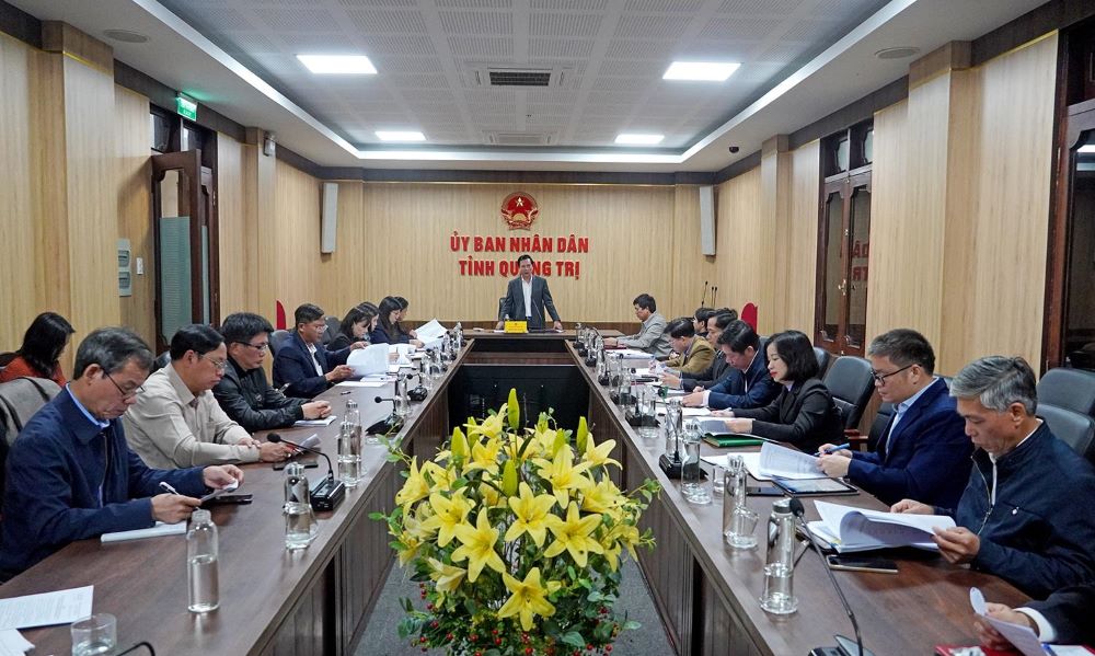 Tinh Quang Tri hop trien khai thuc hien De an ho tro xay dung va sua chua nha o doi voi nguoi co cong voi cach mang va than nhan liet si tren dia ban tinh. Anh: Hong Ha