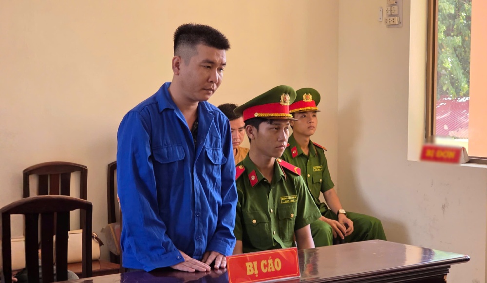 Nhãn bị tuyên án 5 năm tù về tội "Lạm dụng tín nhiệm chiếm đoạt tài sản". Ảnh: Văn Vũ