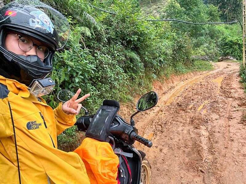 Duong den thac kha doc, lay loi va lan nhieu da tang. Anh: NVCC