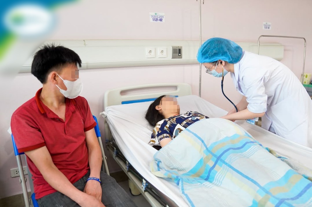 The child in the car slashing accident with 5 million VND is being cared for and treated at the National Children's Hospital. Photo: BVCC