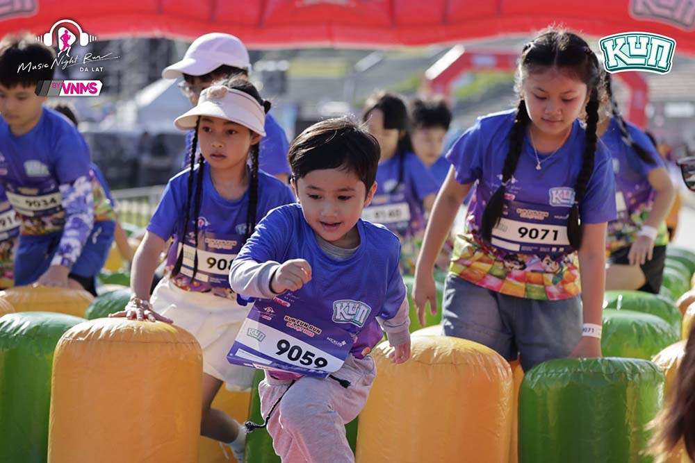Young athletes compete at KUN Fun Run Da Lat 2025. Photo: VNMS