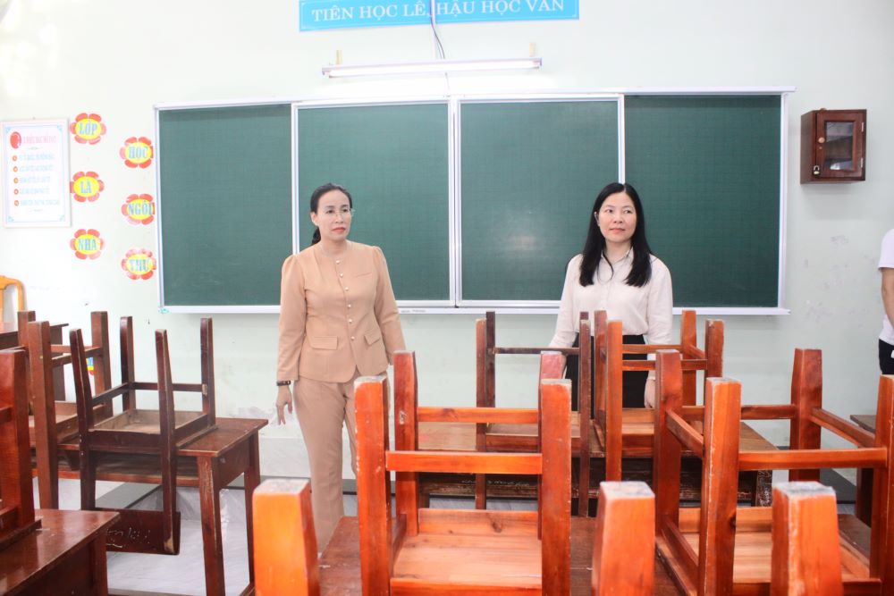 Truong THCS Nguyen Thien Thuat la dia diem thi danh cho cac thi sinh thi chuong trinh giao duc pho thong 2006. Anh: Tran Thi