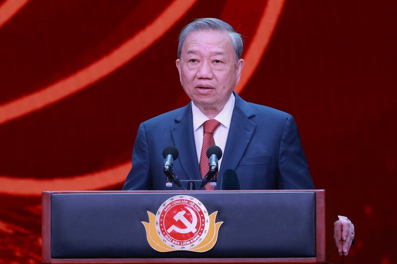 General Secretary To Lam spoke at the 9th National Press Award Ceremony on Party building called "Golden Liem Rice" on January 20, 2025. Photo: Hai Nguyen