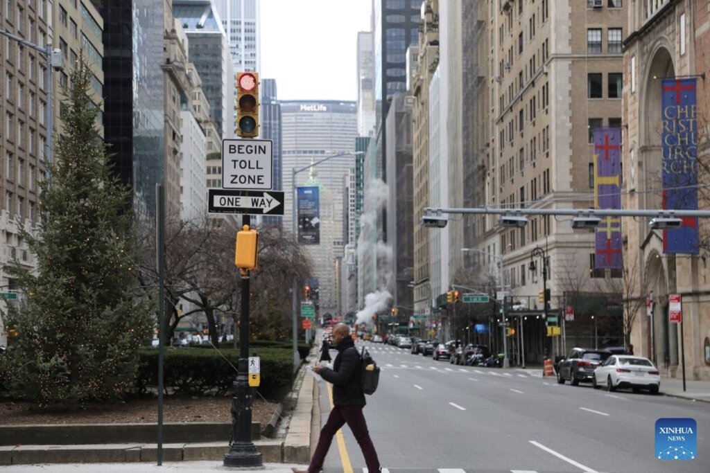 El presidente de los Estados Unidos, Donald Trump, la administracion durante 36 paises durante 60 dias para mejorar los procedimientos de salida y resolver problemas de ciudadania ilegal en los Estados Unidos. Foto: Xinhua